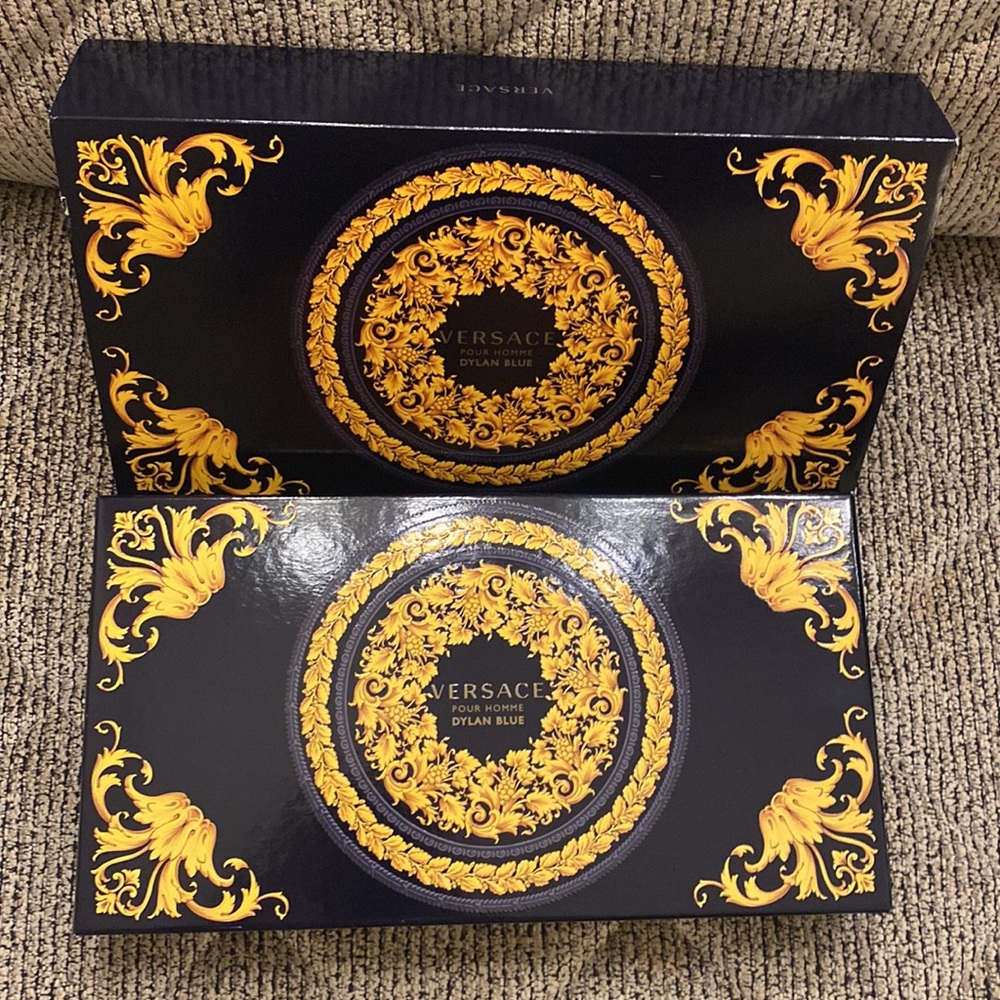 VERSACE Gift Set - Picture 3 of 4